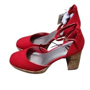 RED FAUX SUEDE ROUND TOE BLOCK HEEL SZ 9.5 NWT
